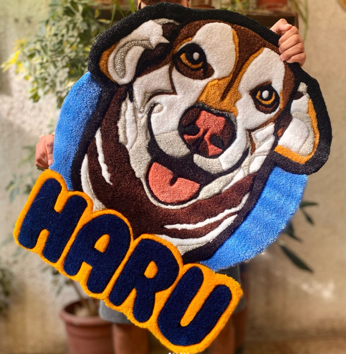 Retrato de mascota en tufting — beagle Haru, hecho a mano por Gio